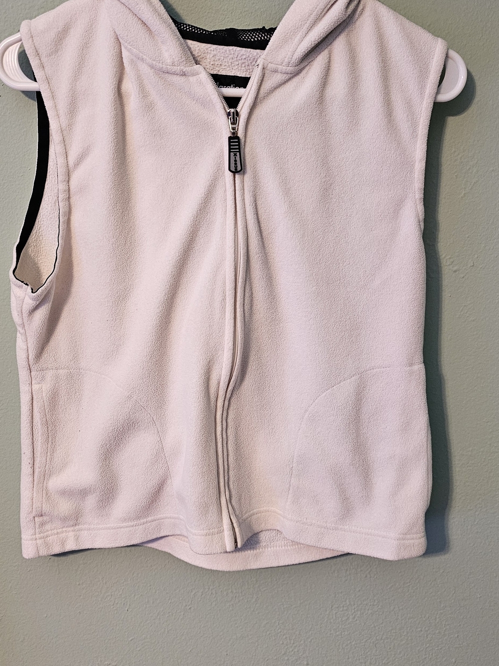 Xhilaration Cream Hooded Fleece Vest